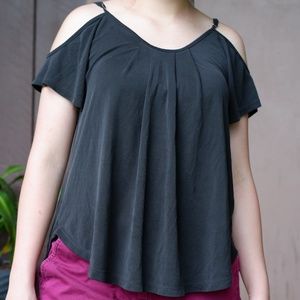 CUT-OUT SHOULDER BLOUSE